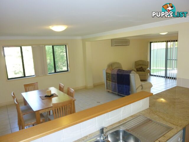 12 Mizen Place HOLLAND PARK WEST QLD 4121