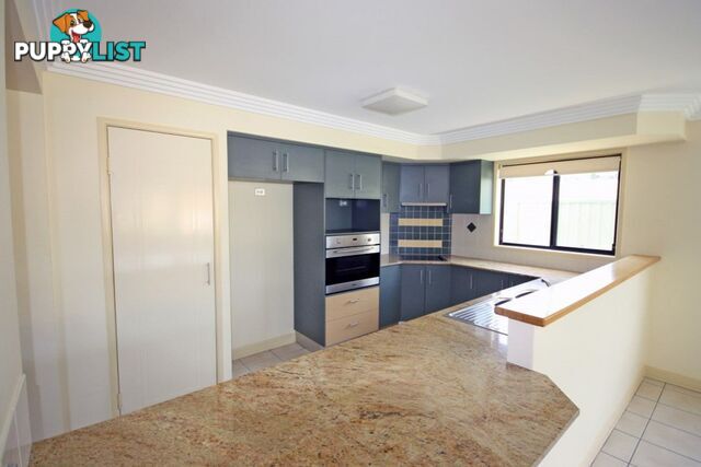 12 Mizen Place HOLLAND PARK WEST QLD 4121