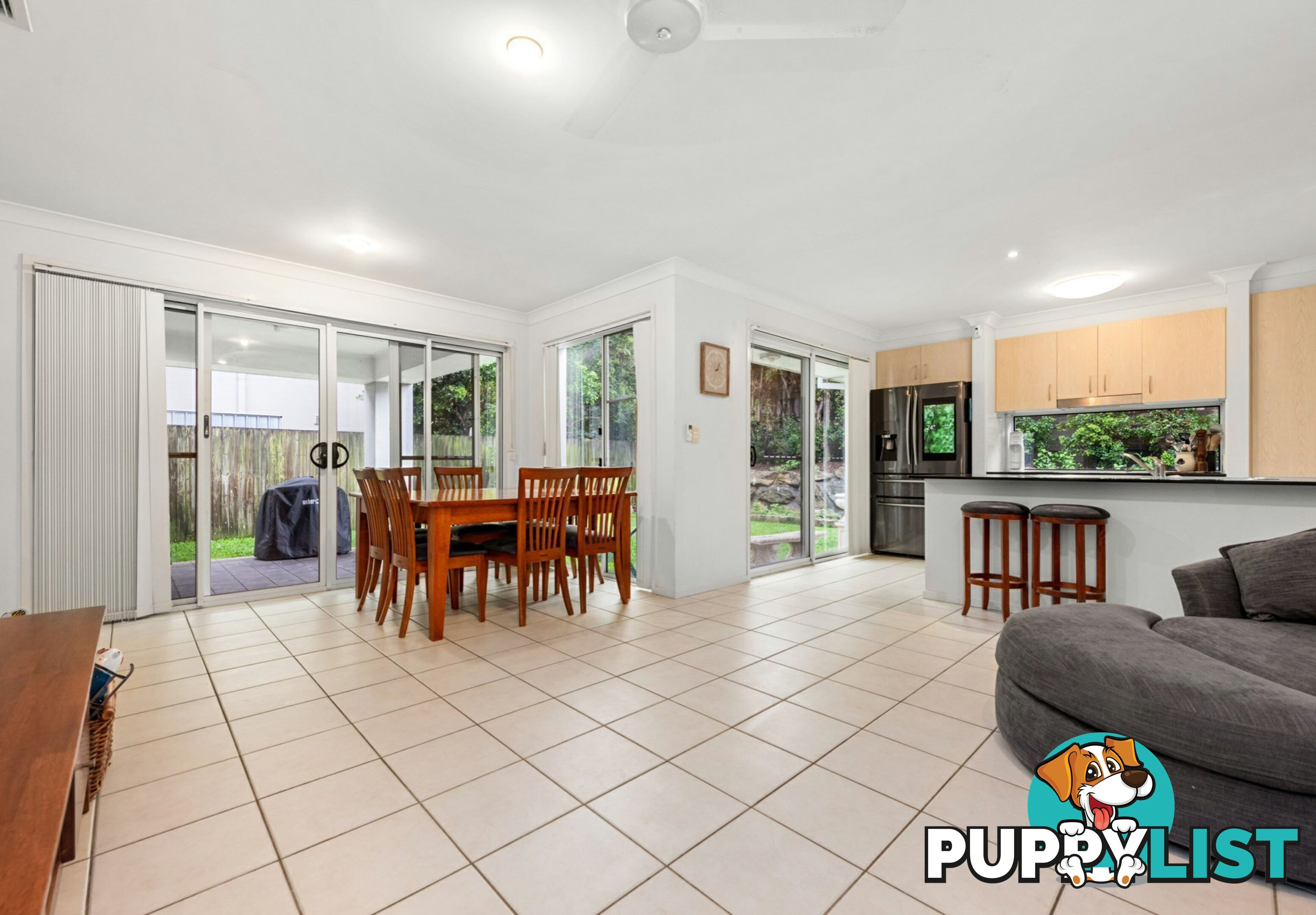 8 Tenterfield Street MURARRIE QLD 4172