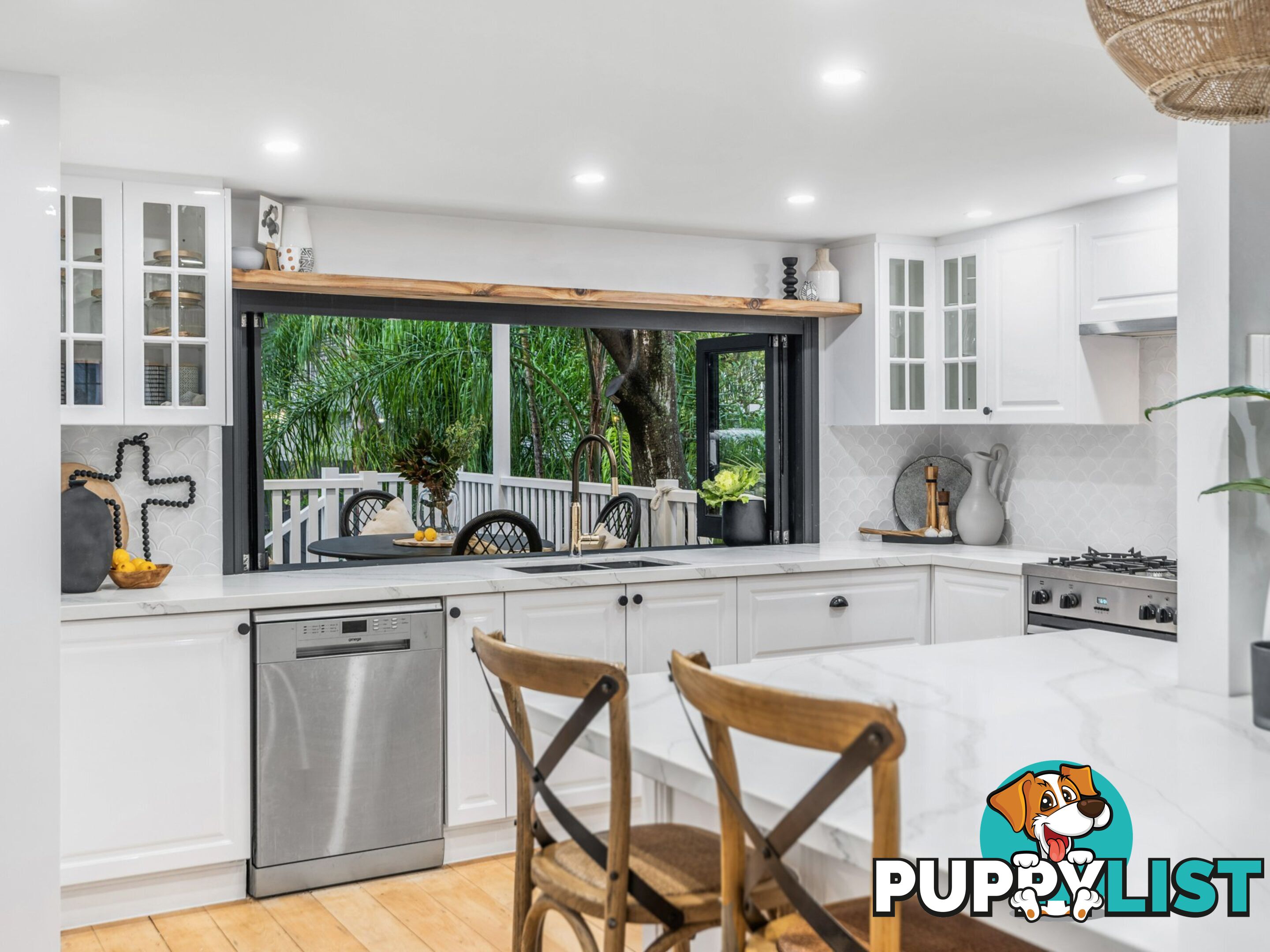 18 Pashen Street MORNINGSIDE QLD 4170