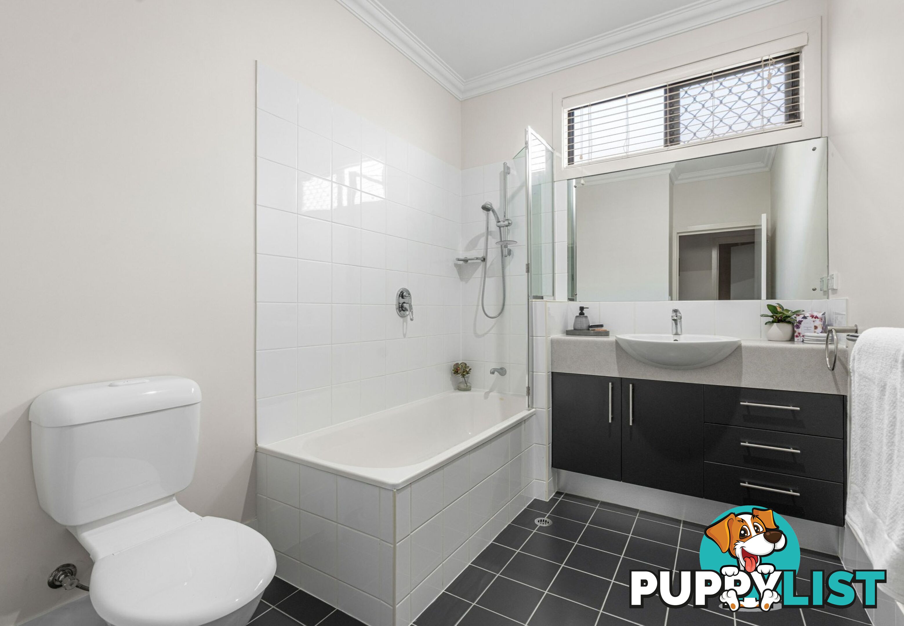 120 Armstrong Road CANNON HILL QLD 4170