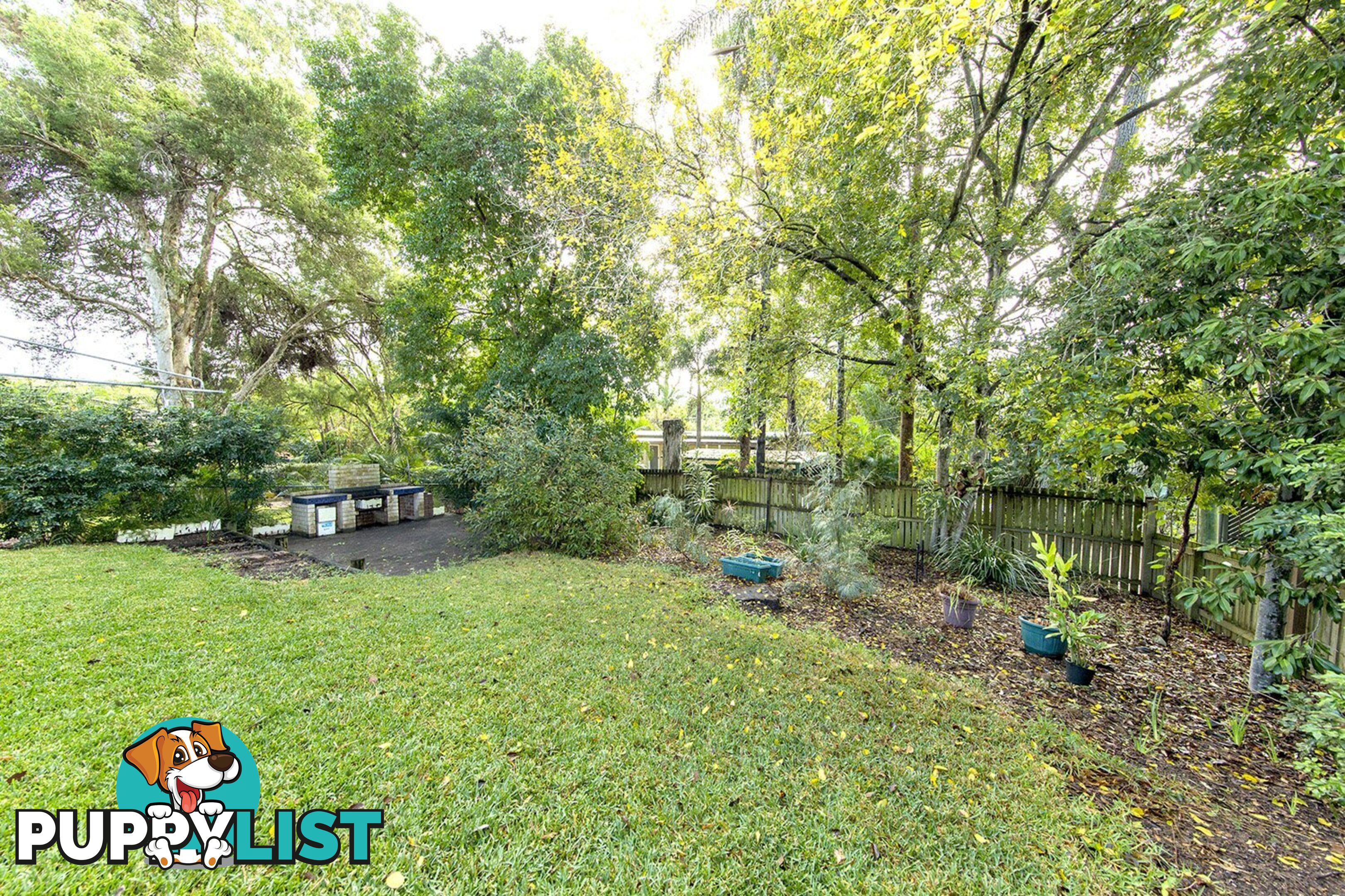 26 David Road HOLLAND PARK QLD 4121