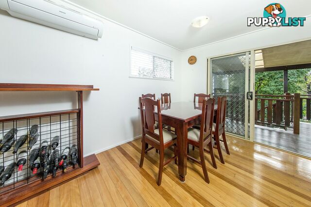 26 David Road HOLLAND PARK QLD 4121