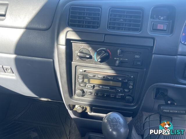 2003 Toyota Hilux MY02 SR5 Ute Manual