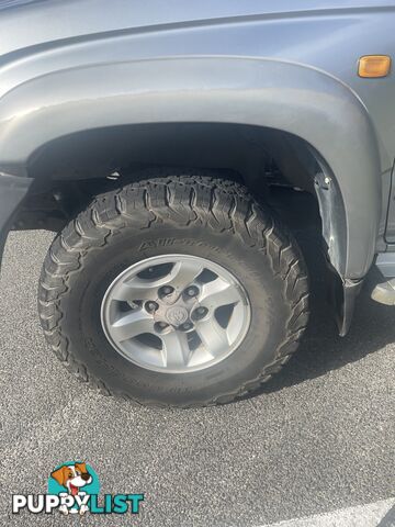 2003 Toyota Hilux MY02 SR5 Ute Manual