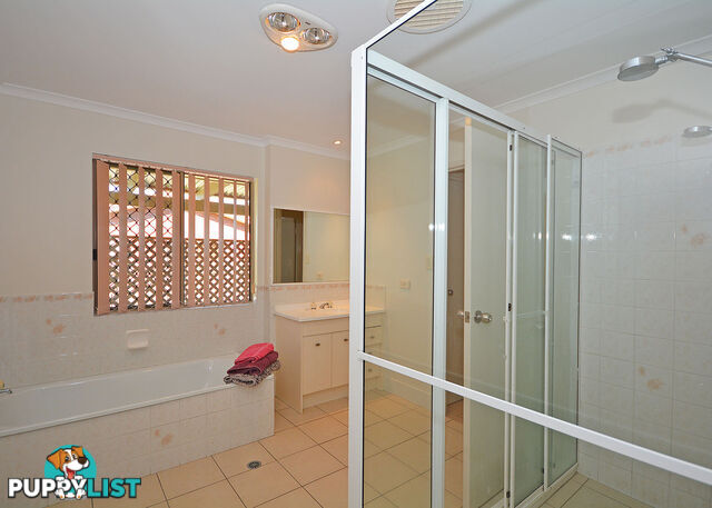 6 Queben Court KAWUNGAN QLD 4655