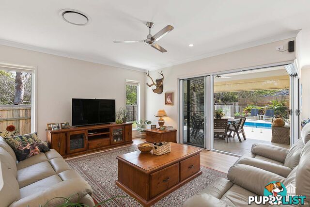 8 Oceanfront Court URANGAN QLD 4655