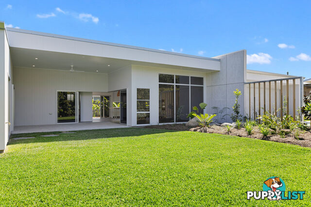 49a Helsham Street POINT VERNON QLD 4655