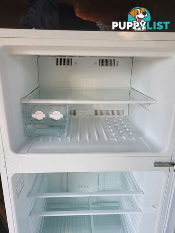 Westinghouse 420L top mount Fridge/Freezer
