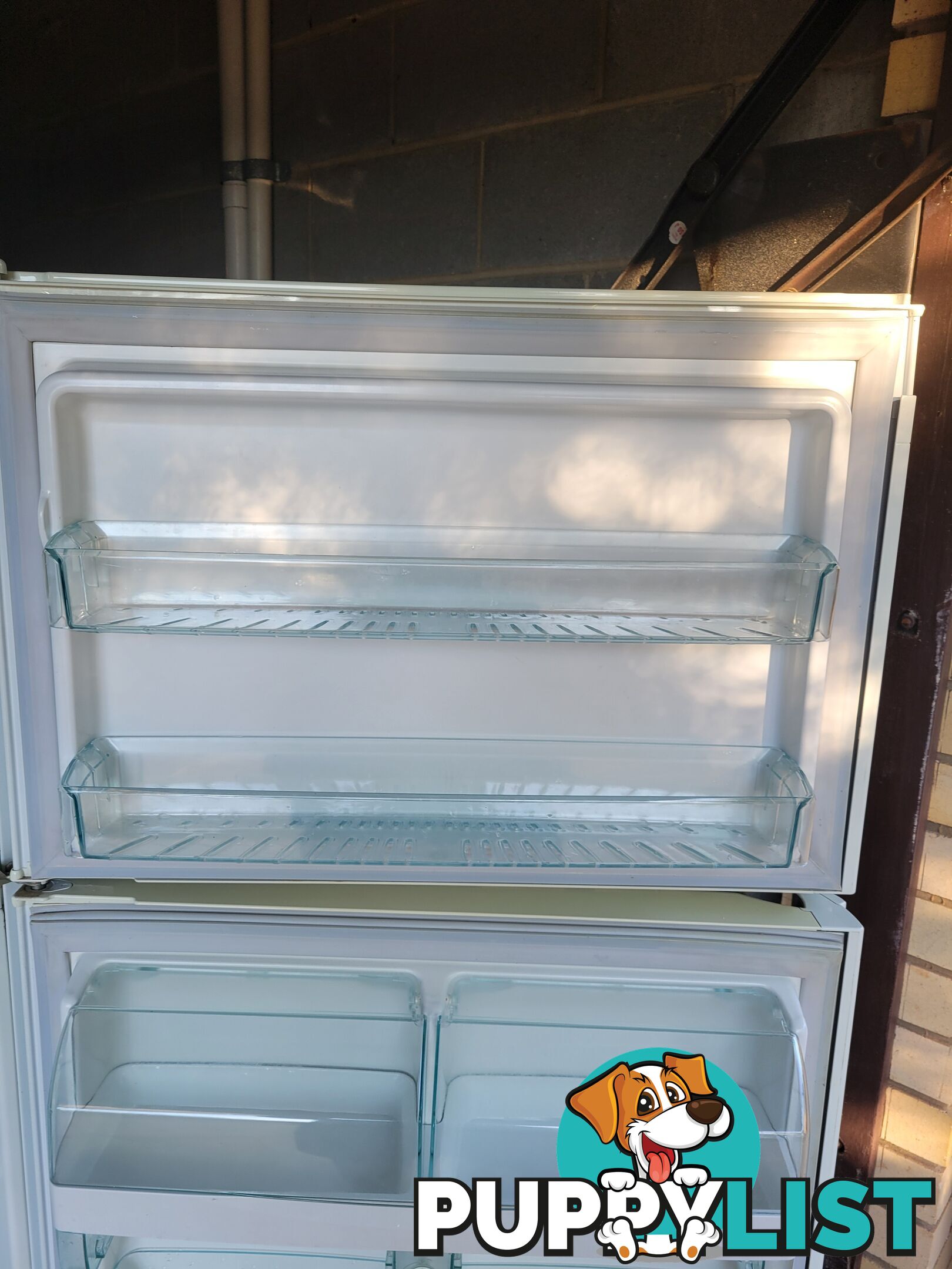 Westinghouse 420L top mount Fridge/Freezer