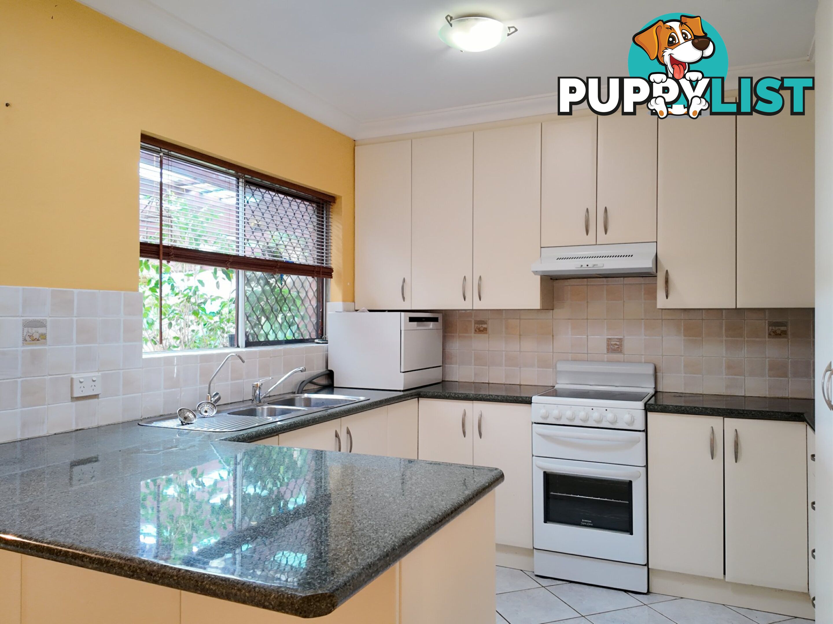 9 Lorenzo Street THORNLIE WA 6108