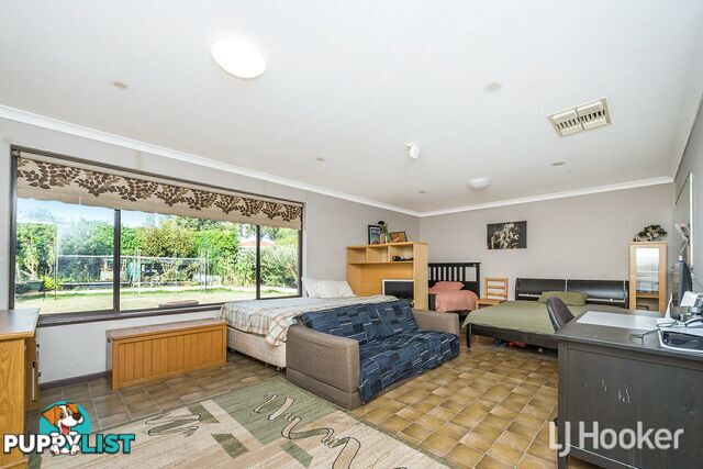 17 Ripplewood Avenue THORNLIE WA 6108