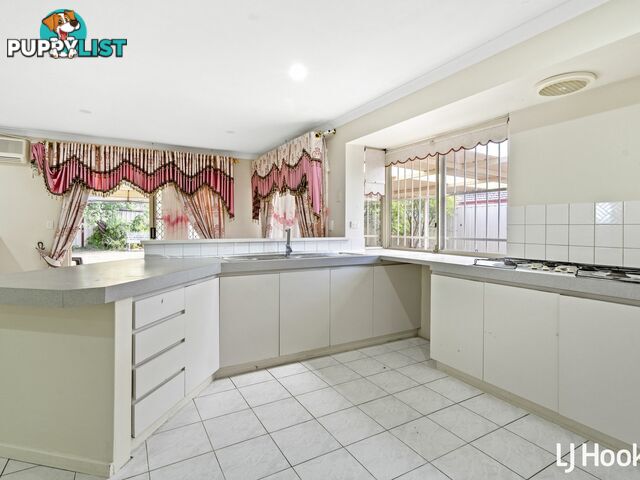 12 Exmouth Place THORNLIE WA 6108