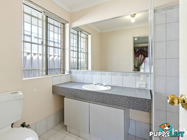 12 Exmouth Place THORNLIE WA 6108