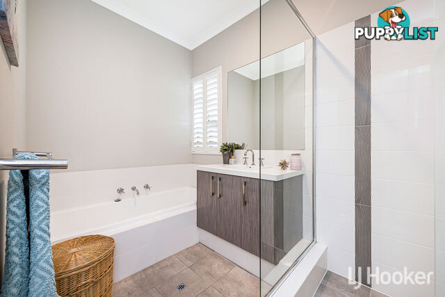 12 Appleton Road PIARA WATERS WA 6112