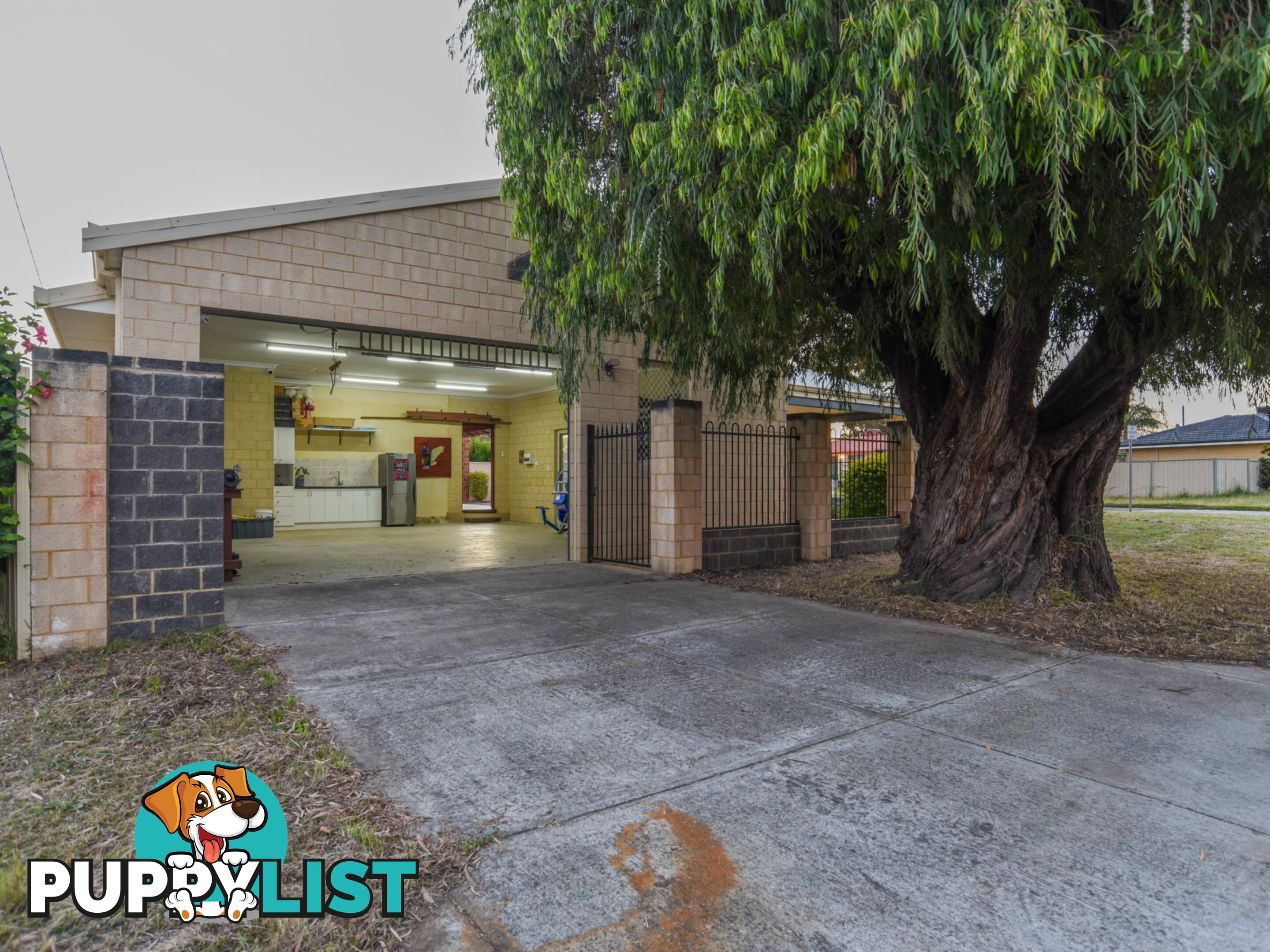 2 Earls Court THORNLIE WA 6108