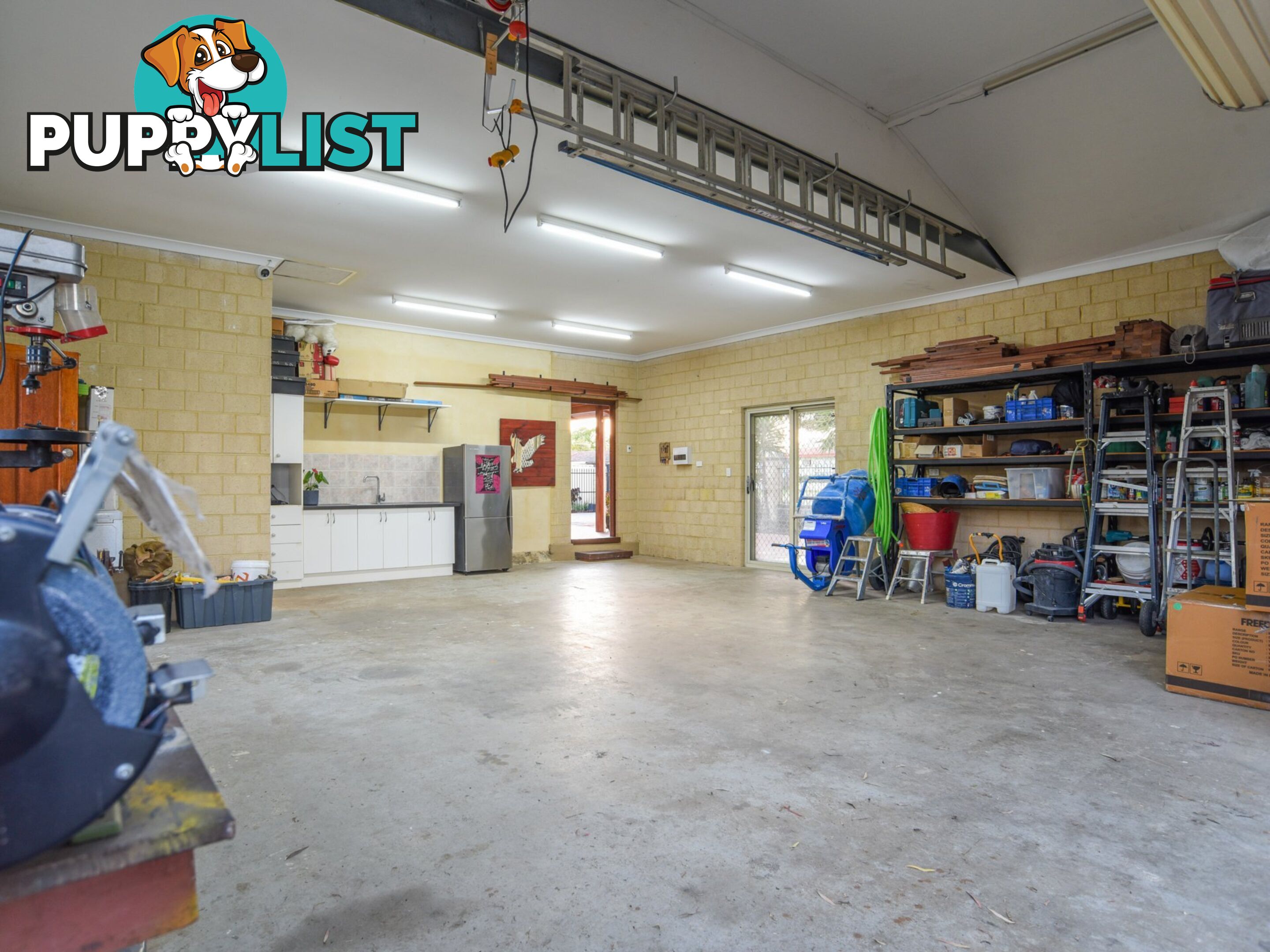 2 Earls Court THORNLIE WA 6108