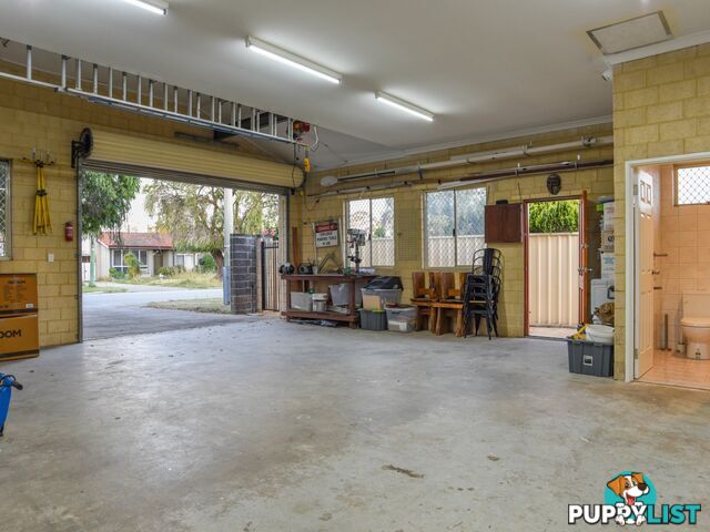 2 Earls Court THORNLIE WA 6108