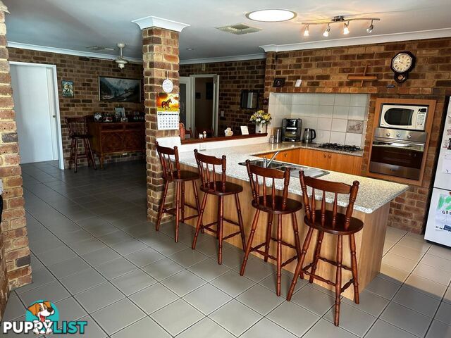 25 Discovery Drive THORNLIE WA 6108