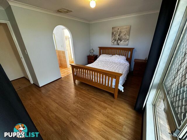 25 Discovery Drive THORNLIE WA 6108