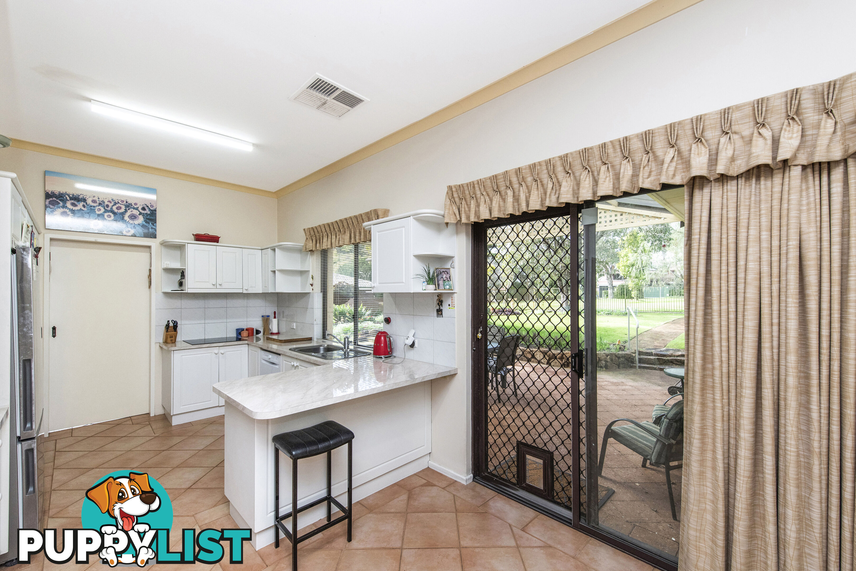101 Regency Drive THORNLIE WA 6108