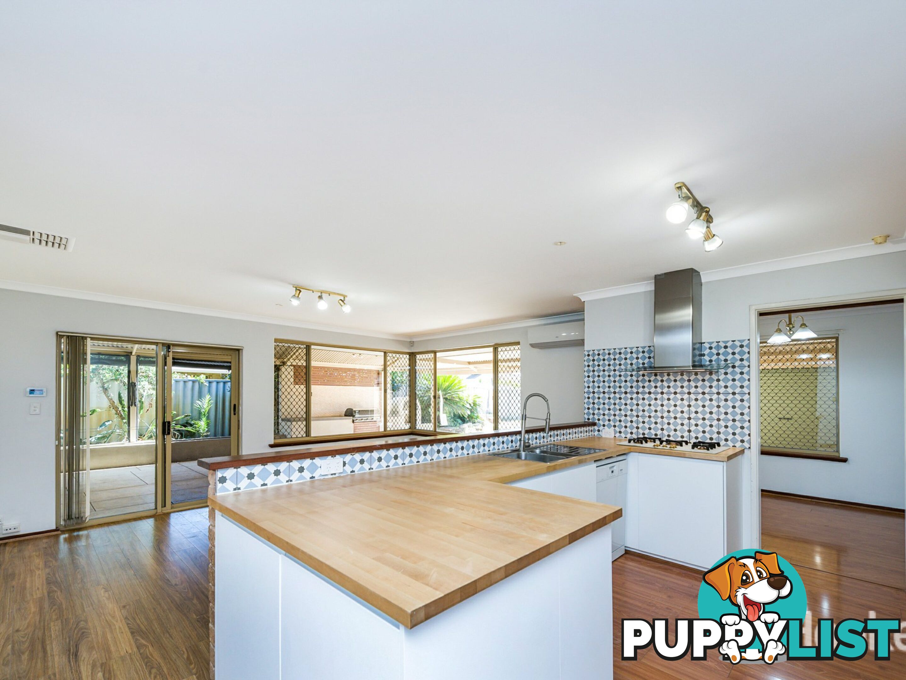 25 Challenger Drive THORNLIE WA 6108