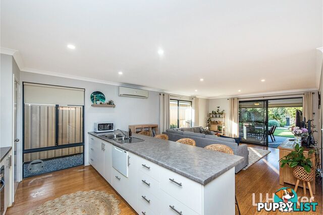 42 Middle Parkway CANNING VALE WA 6155