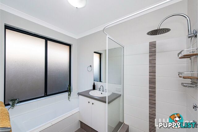 42 Middle Parkway CANNING VALE WA 6155