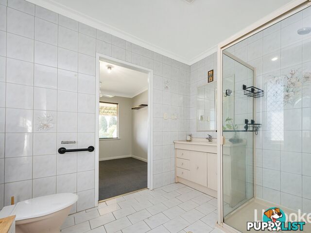 8 Armitage Road KELMSCOTT WA 6111