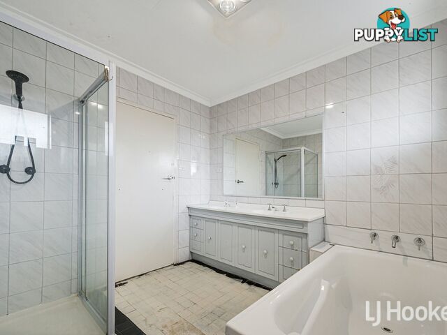 8 Armitage Road KELMSCOTT WA 6111