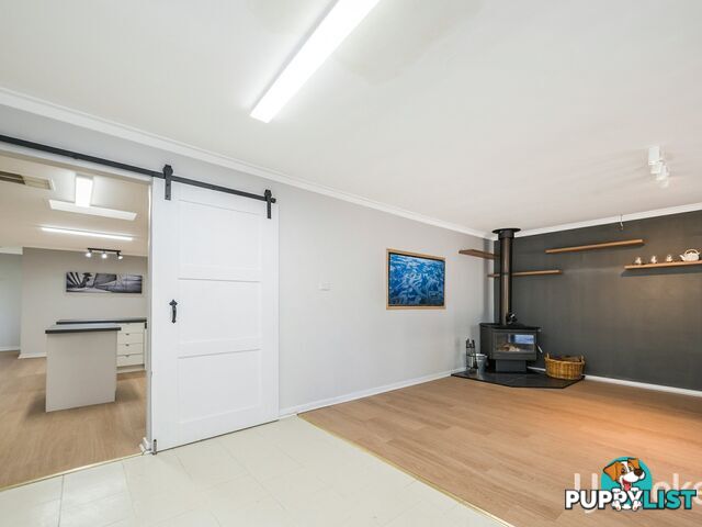 8 Armitage Road KELMSCOTT WA 6111