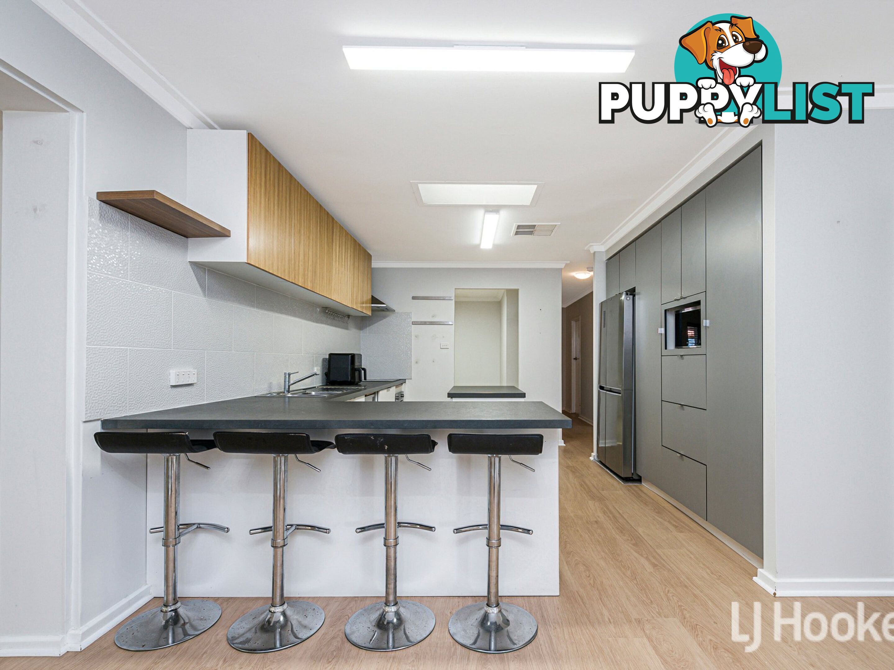 8 Armitage Road KELMSCOTT WA 6111