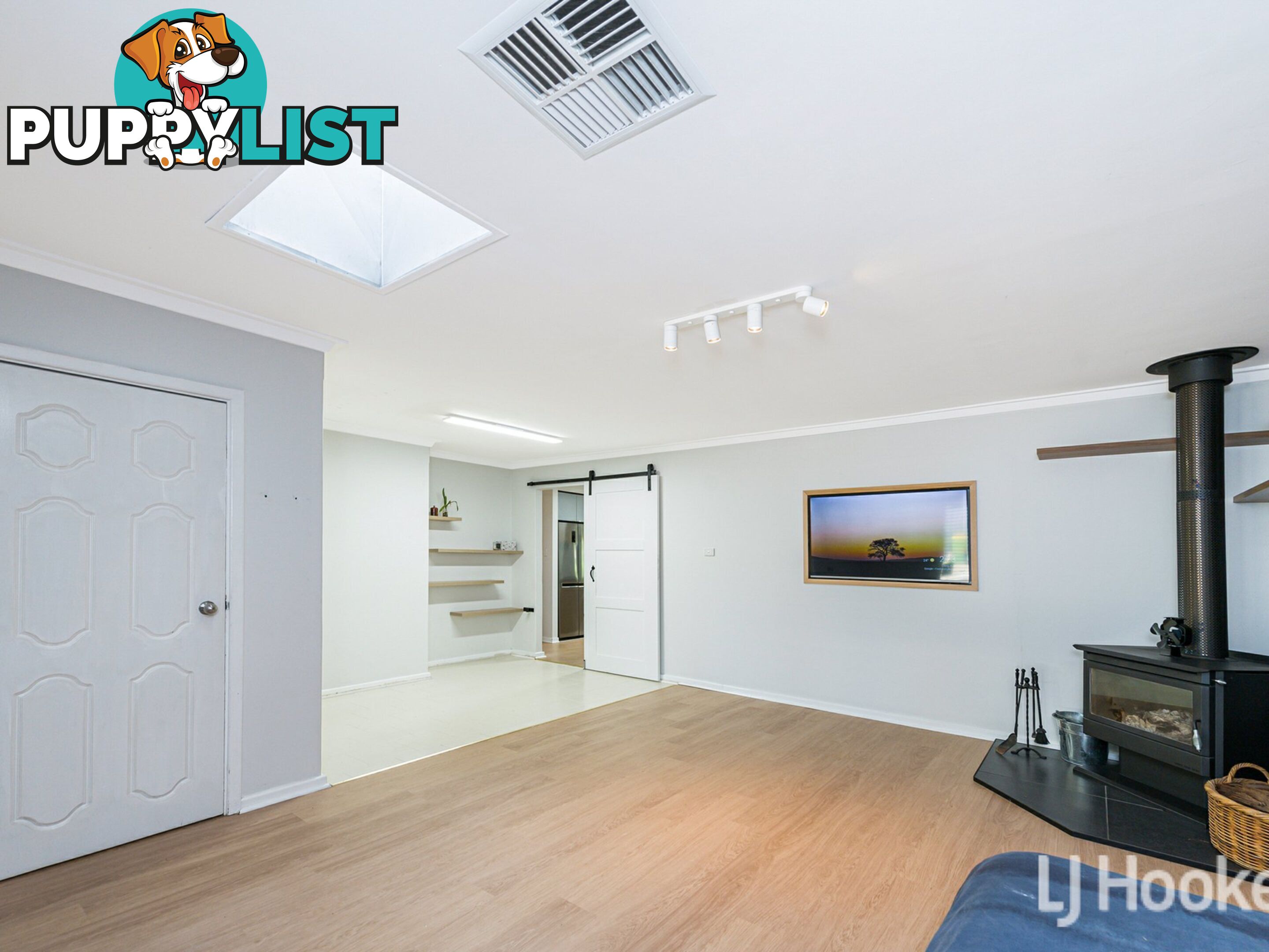 8 Armitage Road KELMSCOTT WA 6111