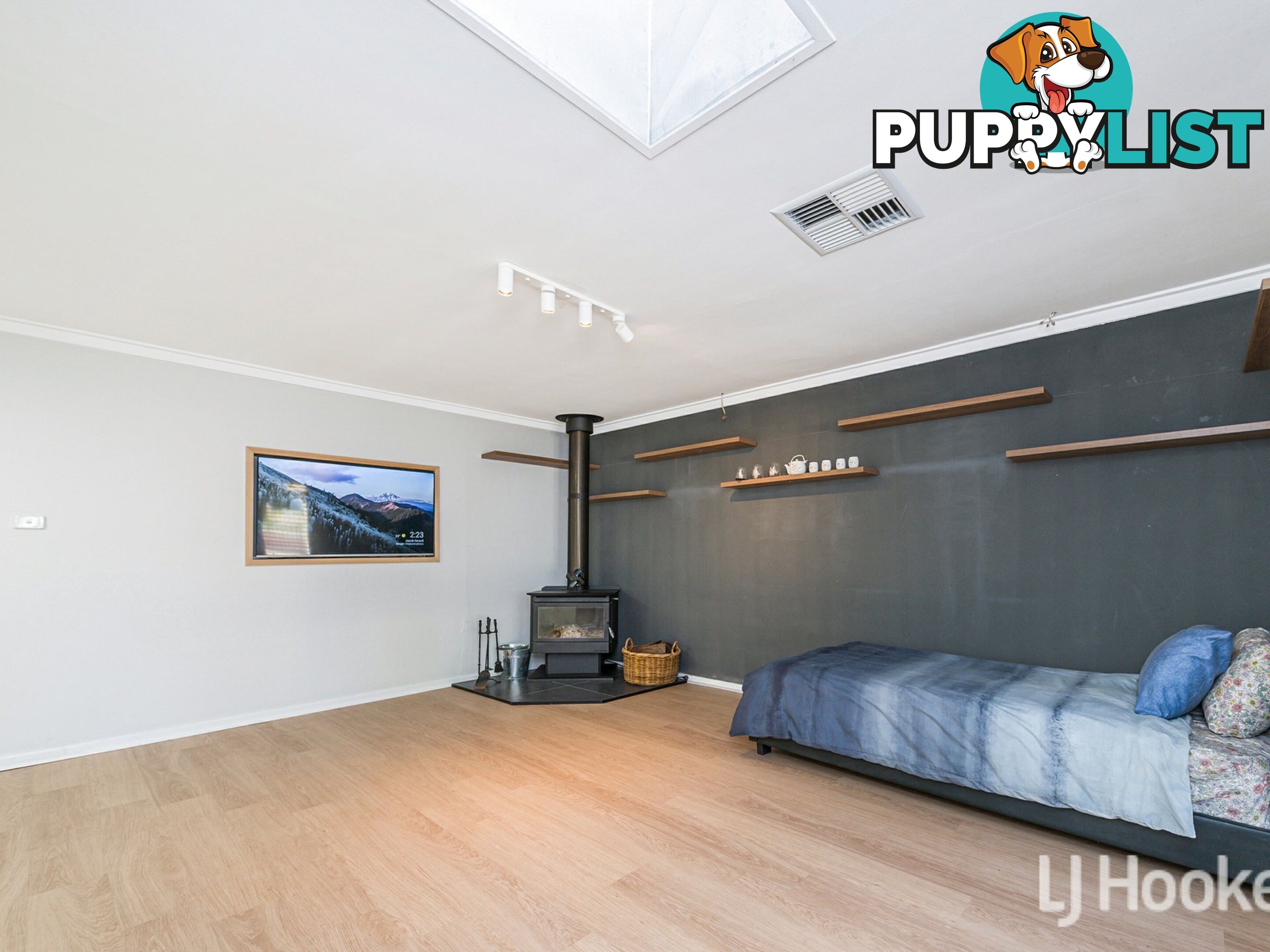 8 Armitage Road KELMSCOTT WA 6111