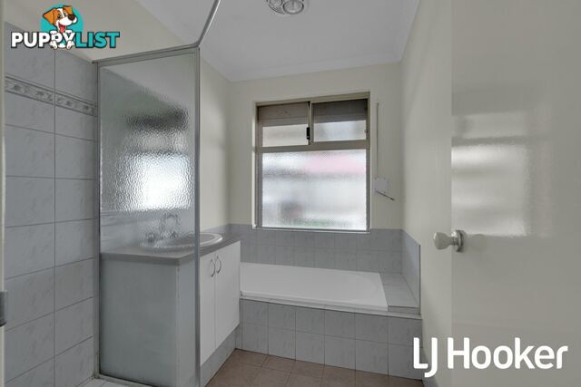 17 Edinburgh Road SEVILLE GROVE WA 6112