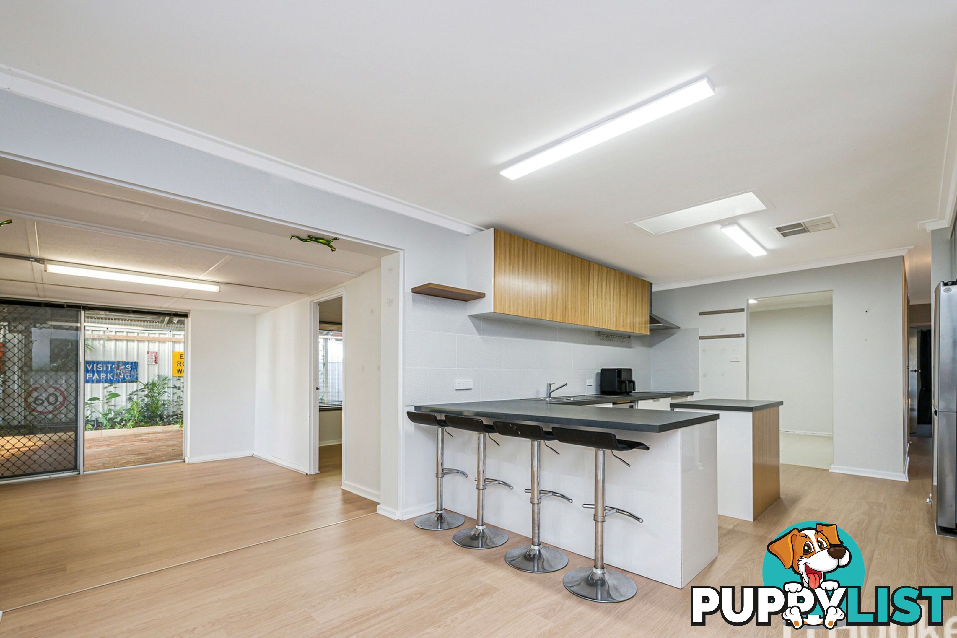 8 Armitage Road KELMSCOTT WA 6111