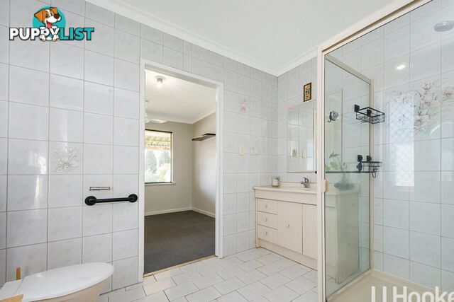 8 Armitage Road KELMSCOTT WA 6111
