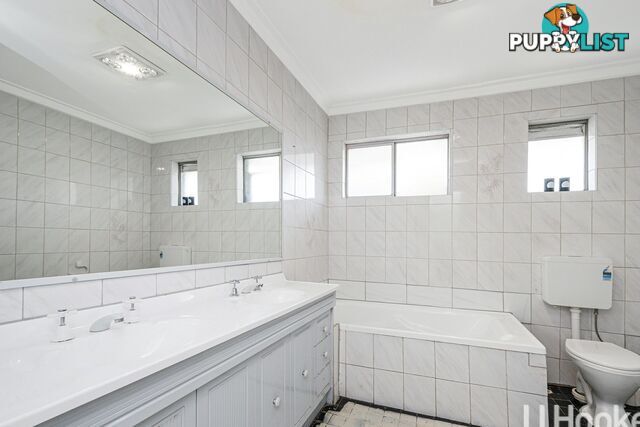 8 Armitage Road KELMSCOTT WA 6111