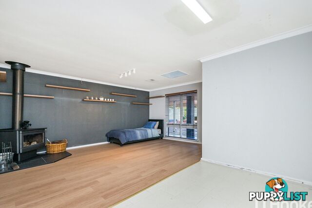 8 Armitage Road KELMSCOTT WA 6111