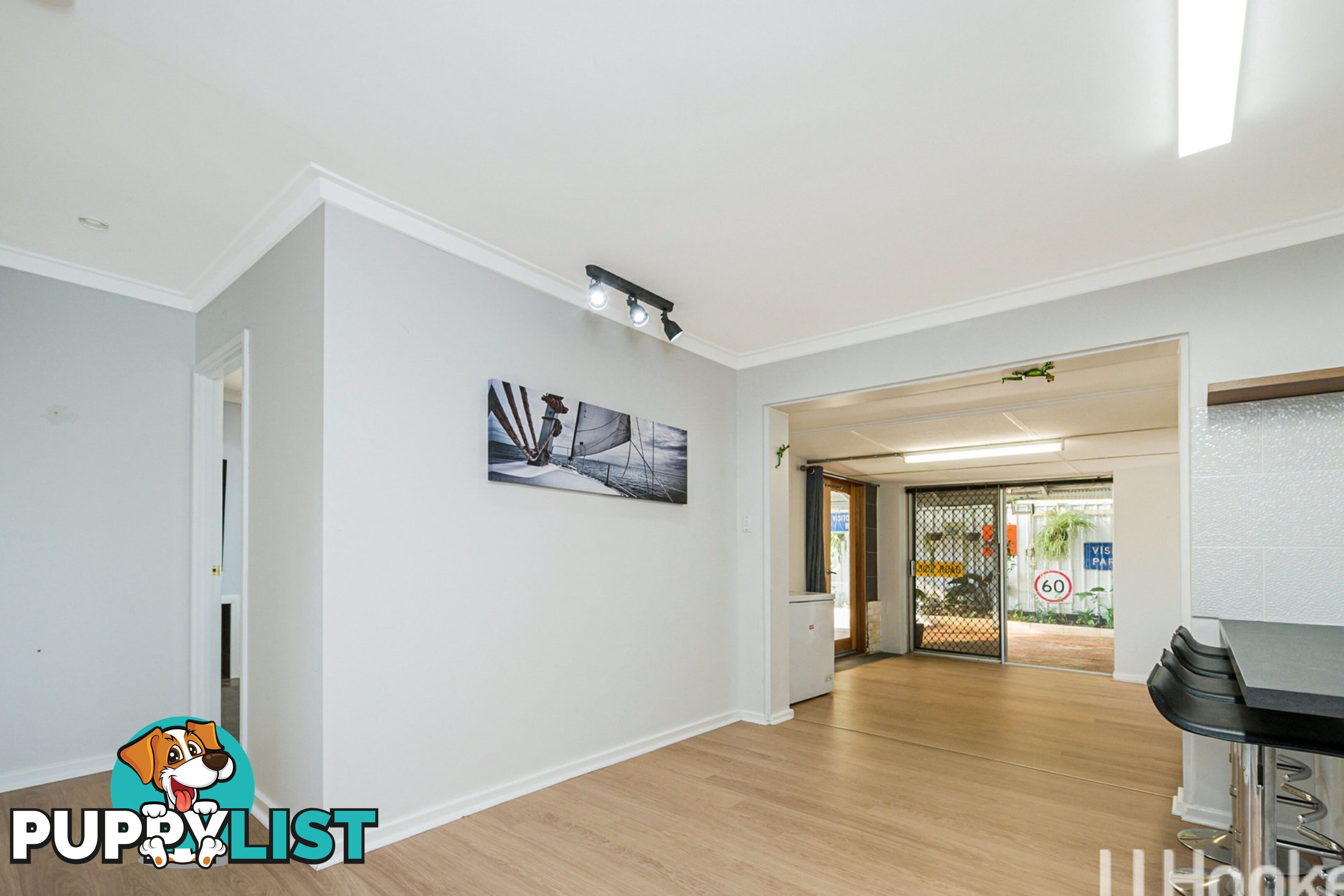 8 Armitage Road KELMSCOTT WA 6111