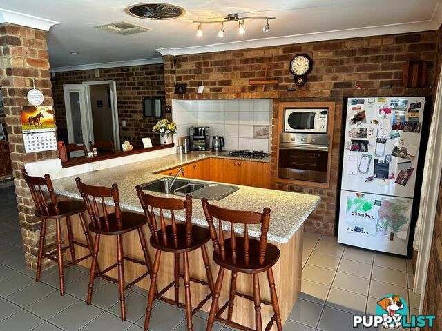 25 Discovery Drive THORNLIE WA 6108