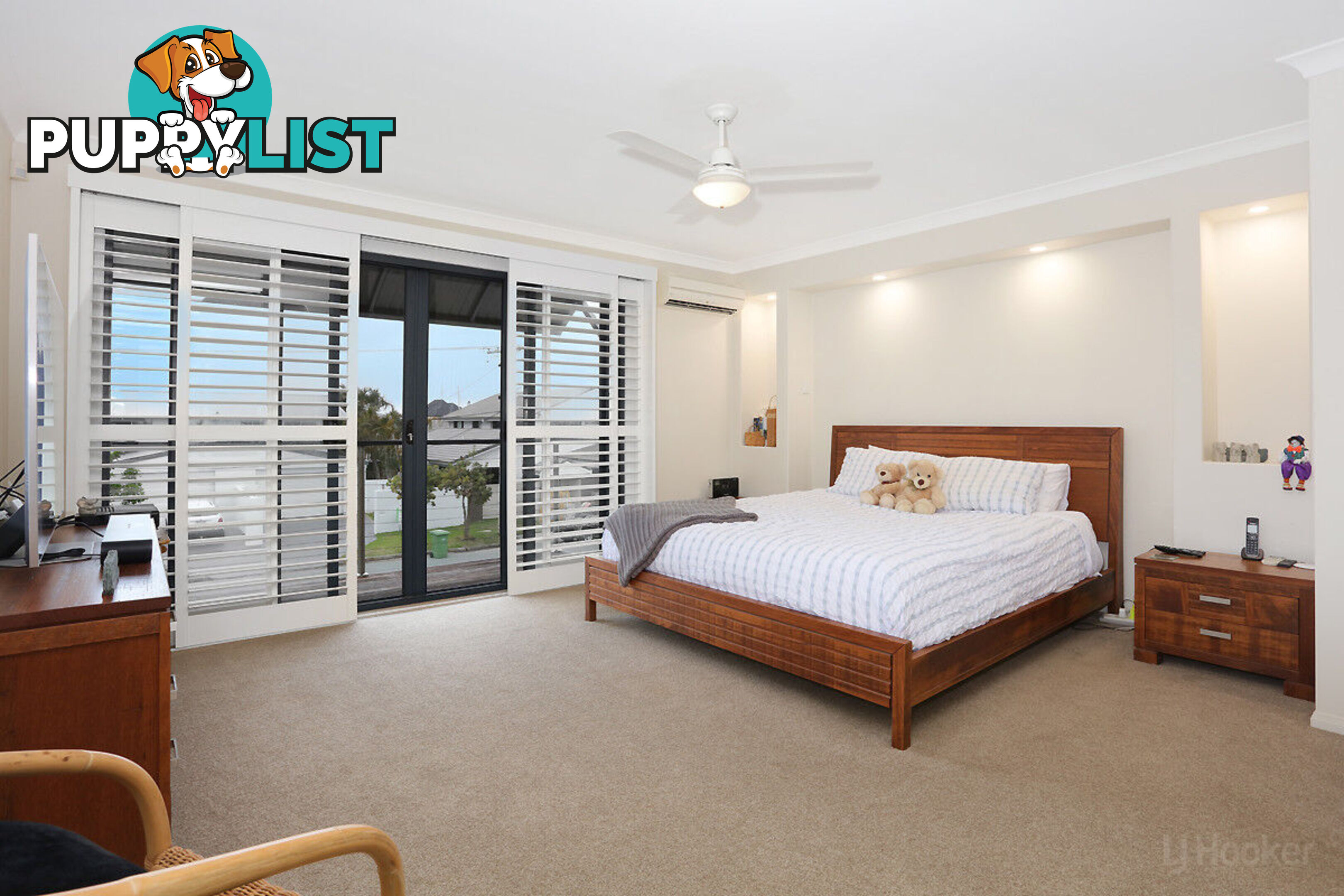 2/40 Markham Avenue RUNAWAY BAY QLD 4216