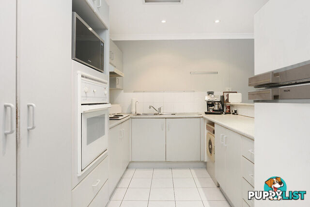 3/427 Oxley Drive RUNAWAY BAY QLD 4216