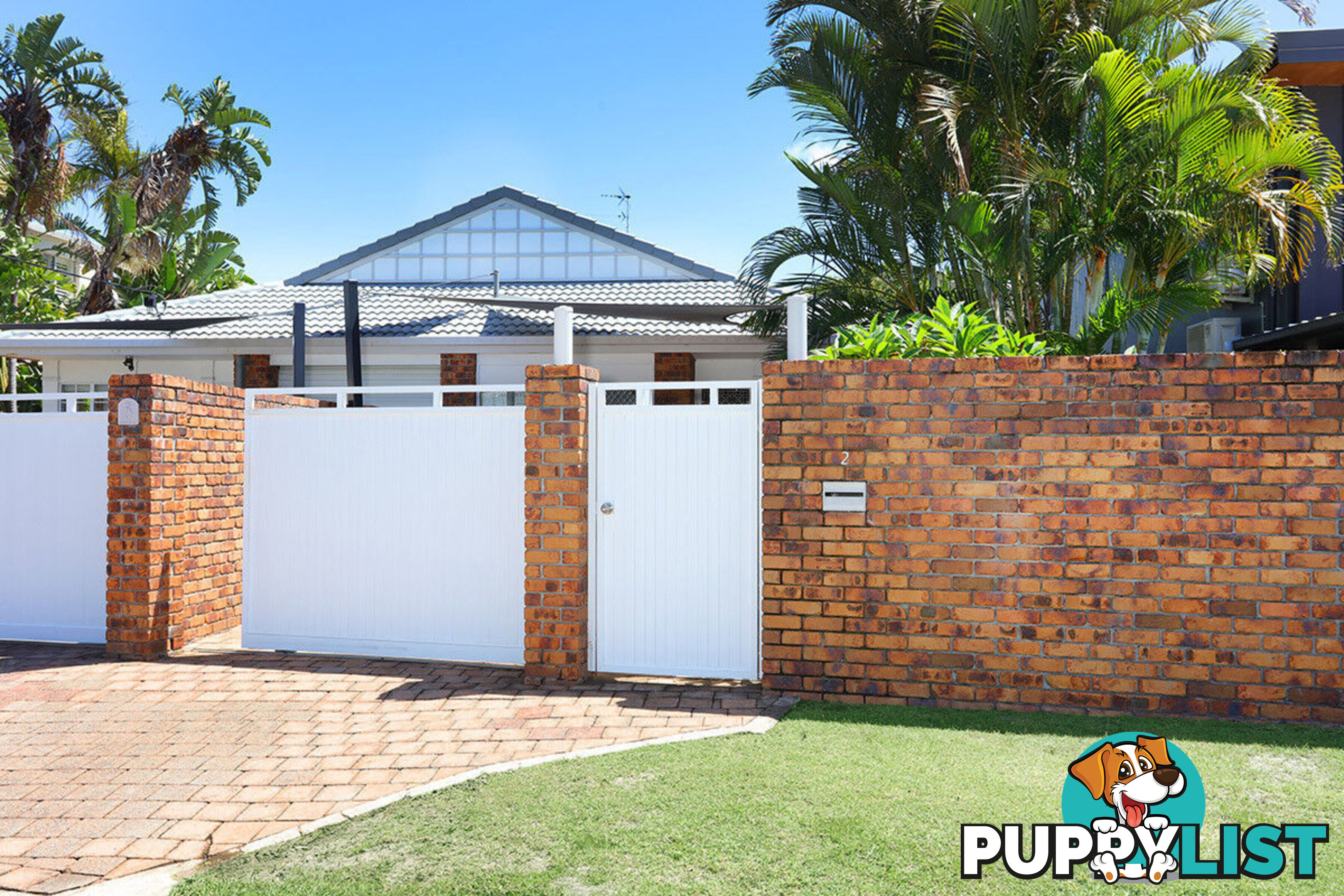 2/5 Cassia Street RUNAWAY BAY QLD 4216