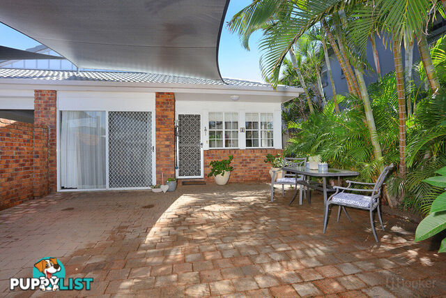 2/5 Cassia Street RUNAWAY BAY QLD 4216