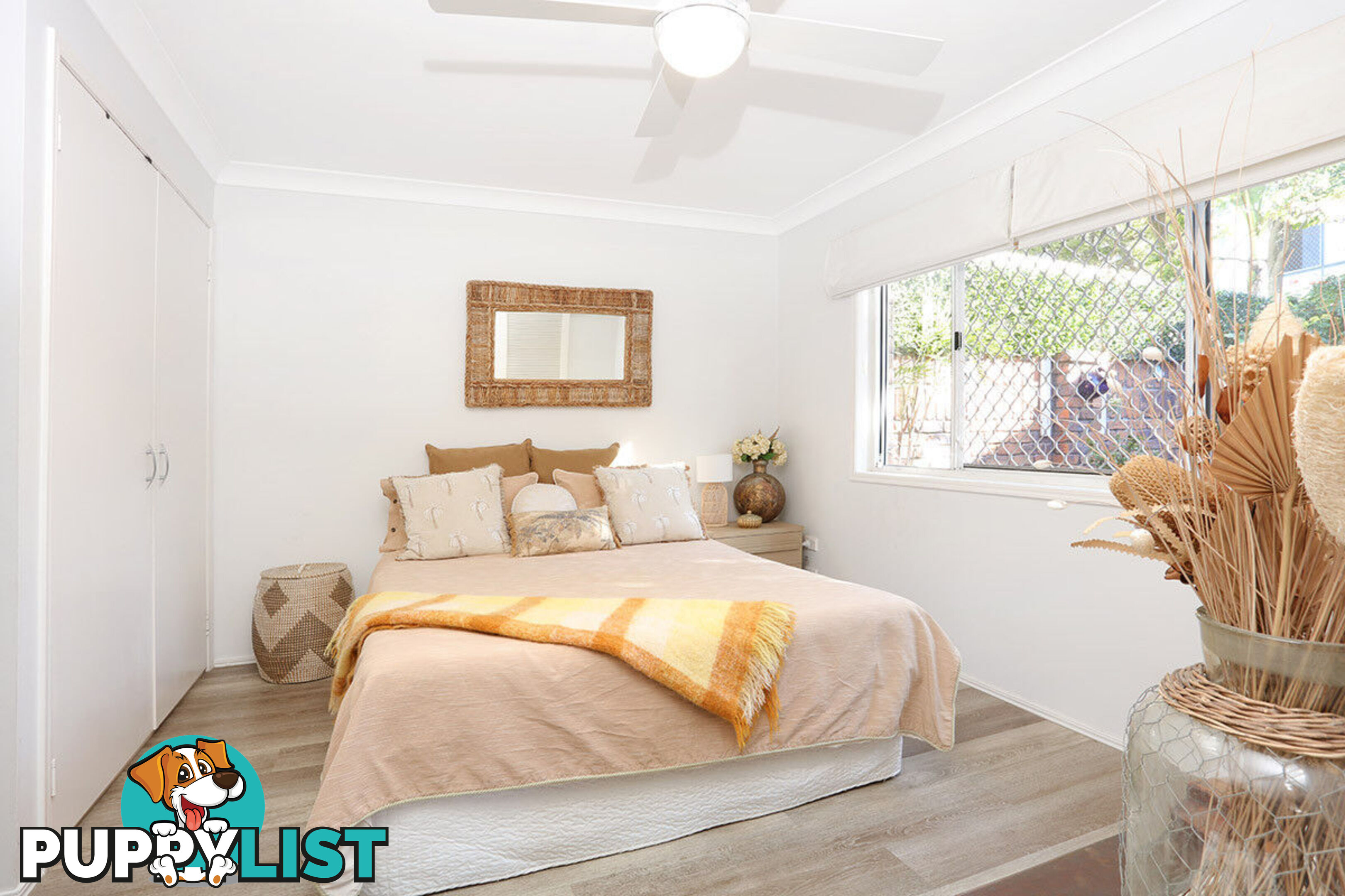 2/5 Cassia Street RUNAWAY BAY QLD 4216