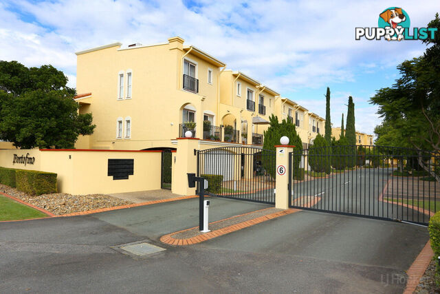 4/14 Pendraat Parade HOPE ISLAND QLD 4212