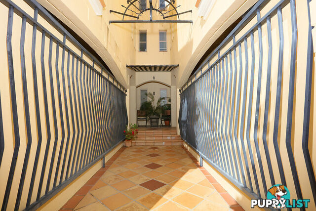 4/14 Pendraat Parade HOPE ISLAND QLD 4212