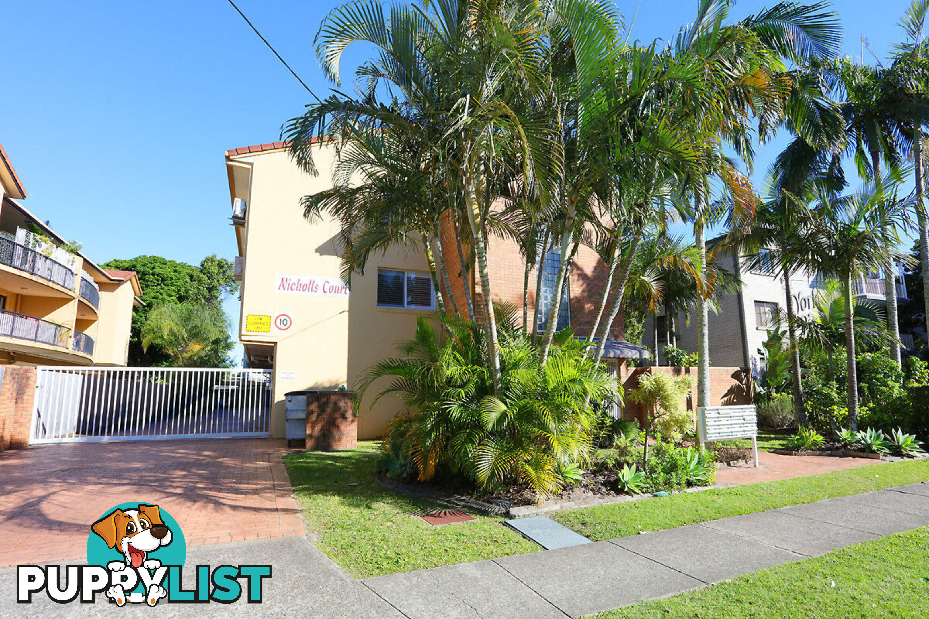 1/46 Brighton Street BIGGERA WATERS QLD 4216