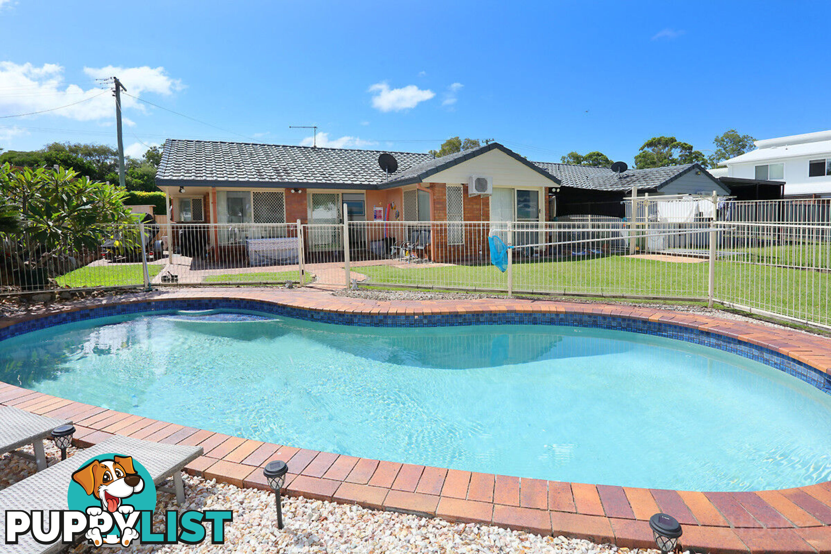 2/553 Pine Ridge Road BIGGERA WATERS QLD 4216